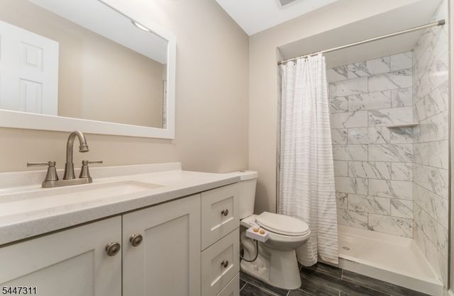 3 Chelsea Cir, Raritan Twp., NJ 08822