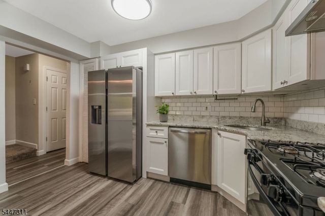 3 Chelsea Cir, Raritan Twp., NJ 08822