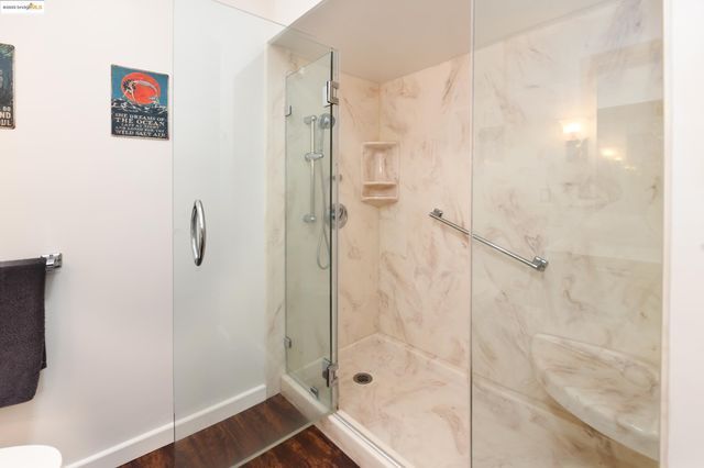 1910 Skycrest Dr 5, Walnut Creek, CA 94595