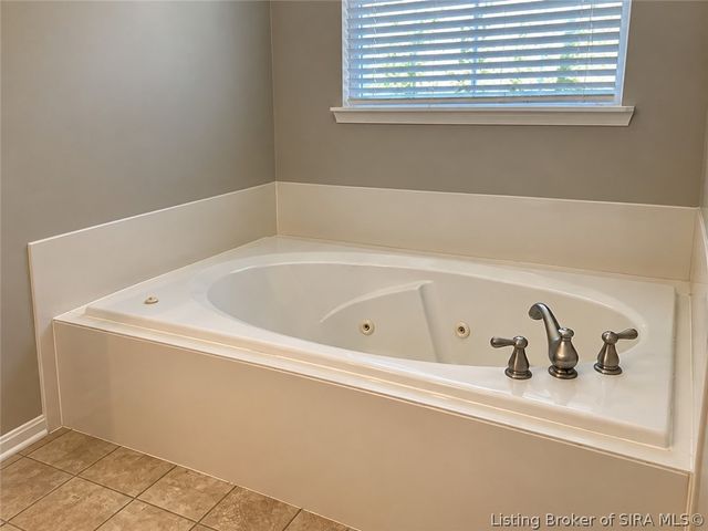 131 Meadow Drive, Sellersburg, IN 47172