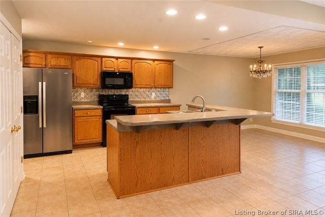131 Meadow Drive, Sellersburg, IN 47172