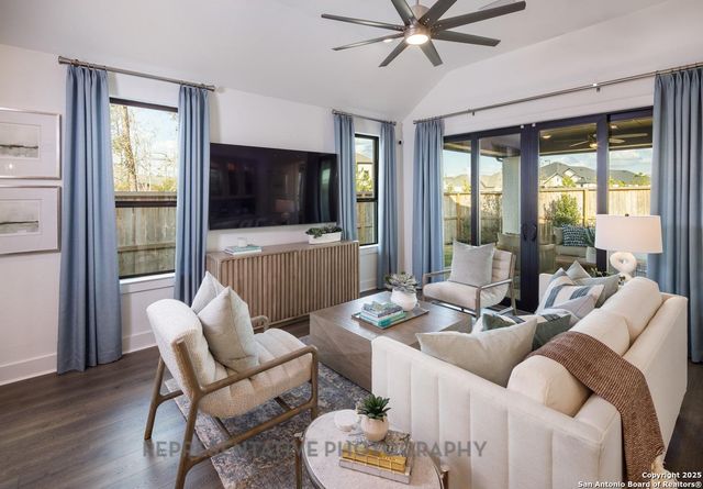 856 Pincushion, New Braunfels, TX 78130