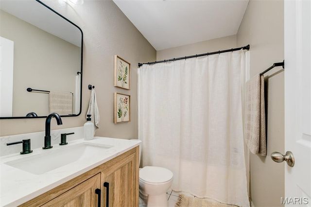 1548 St. Charles Dr, Hillsboro, MO 63050