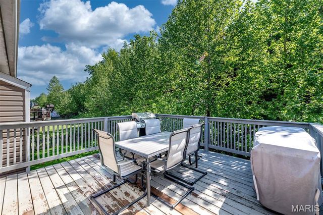 1548 St. Charles Dr, Hillsboro, MO 63050