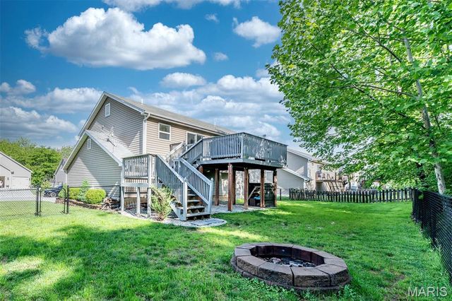 1548 St. Charles Dr, Hillsboro, MO 63050