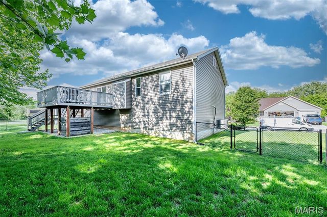 1548 St. Charles Dr, Hillsboro, MO 63050
