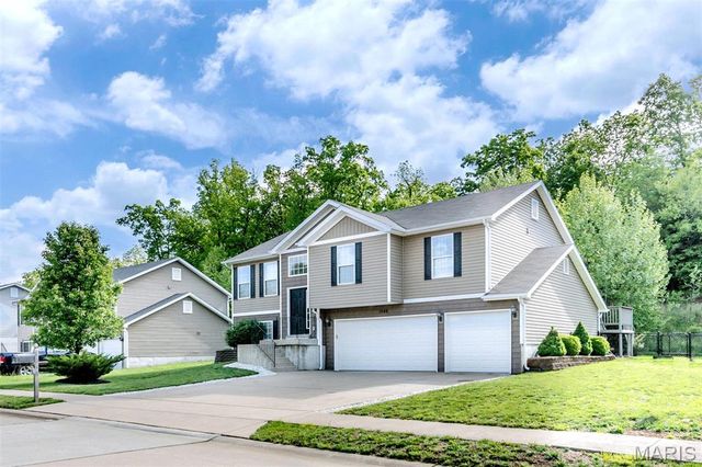 1548 St. Charles Dr, Hillsboro, MO 63050