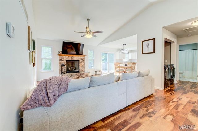 1548 St. Charles Dr, Hillsboro, MO 63050