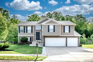 1548 St. Charles Dr, Hillsboro, MO 63050