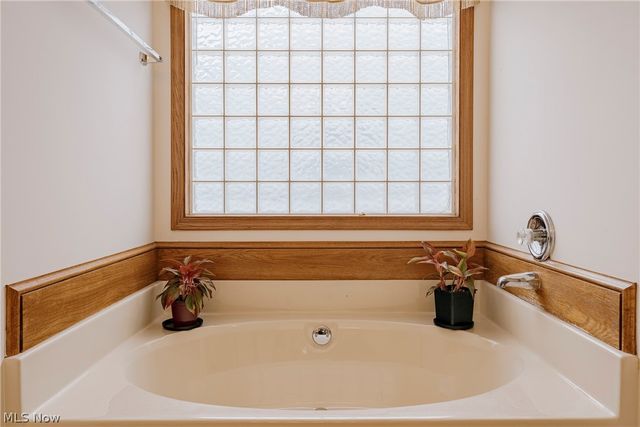 133 Gleneagle Drive, Elyria, OH 44035