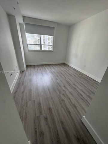801 Brickell Key Boulevard 2502, Miami, FL 33131