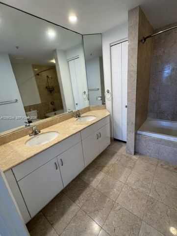 801 Brickell Key Boulevard 2502, Miami, FL 33131
