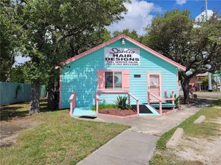 217 W Nelson Ave, Aransas Pass, TX 78336