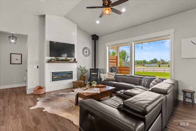 17220 Colbey Lane, Wilder, ID 83676