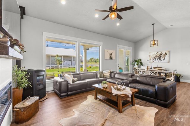 17220 Colbey Lane, Wilder, ID 83676