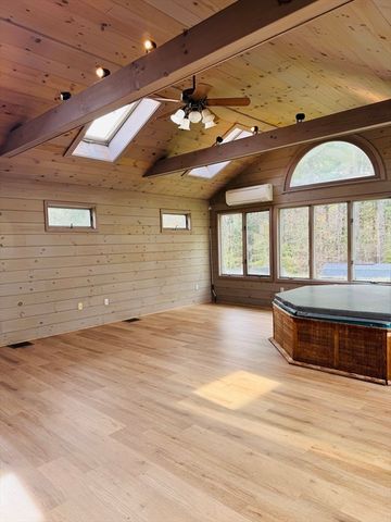 10 Parker Dr, Freetown, MA 02717