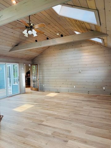 10 Parker Dr, Freetown, MA 02717