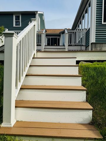 10 Parker Dr, Freetown, MA 02717