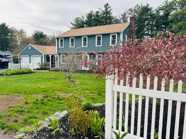 10 Parker Dr, Freetown, MA 02717