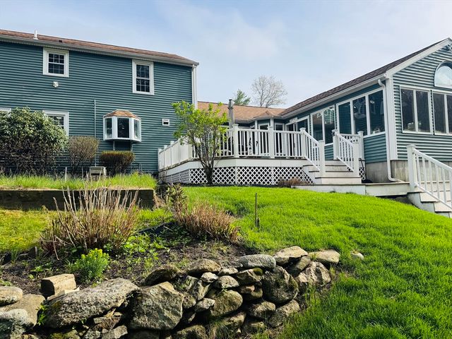10 Parker Dr, Freetown, MA 02717