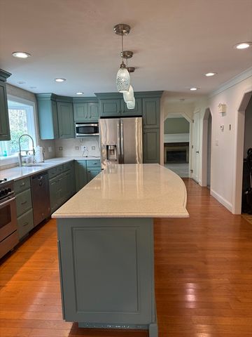 10 Parker Dr, Freetown, MA 02717