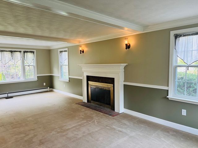10 Parker Dr, Freetown, MA 02717