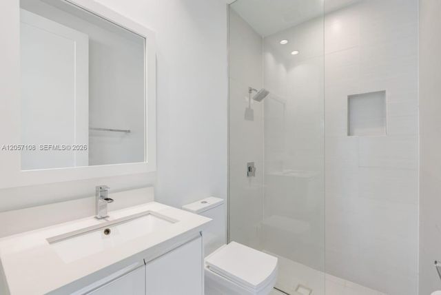 10471 NW 66th St, Doral, FL 33178