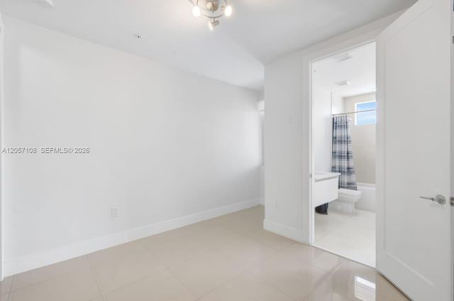 10471 NW 66th St, Doral, FL 33178