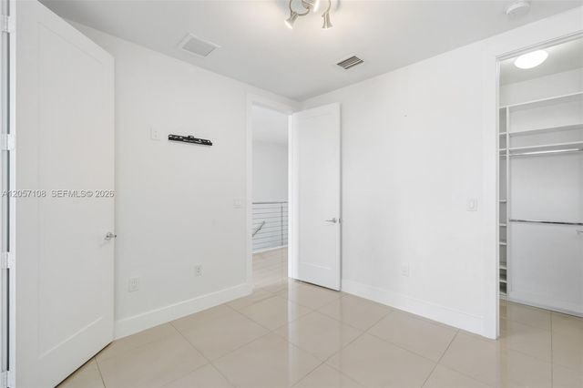 10471 NW 66th St, Doral, FL 33178