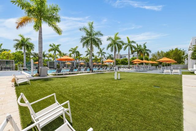 10471 NW 66th St, Doral, FL 33178