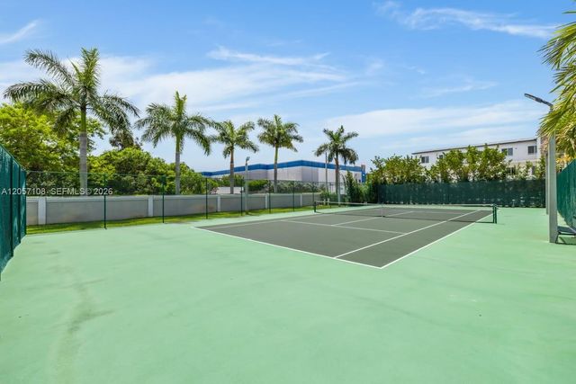 10471 NW 66th St, Doral, FL 33178