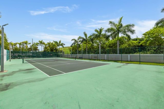 10471 NW 66th St, Doral, FL 33178