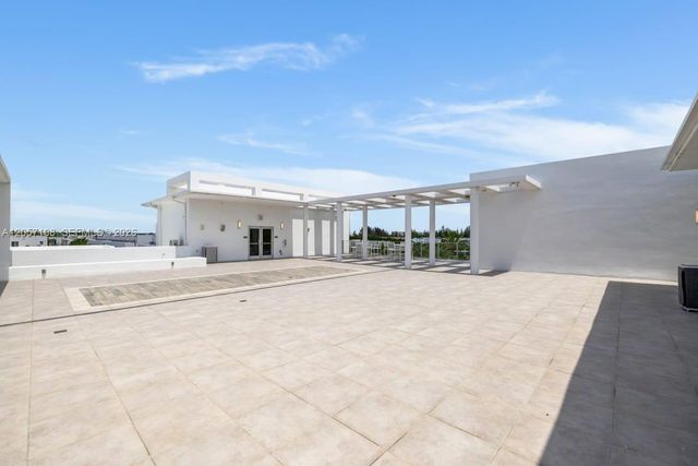 10471 NW 66th St, Doral, FL 33178