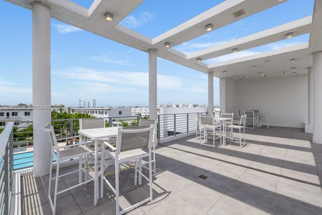 10471 NW 66th St, Doral, FL 33178