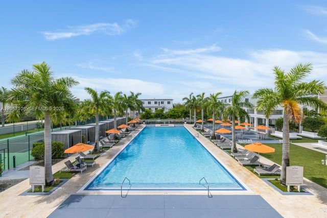 10471 NW 66th St, Doral, FL 33178
