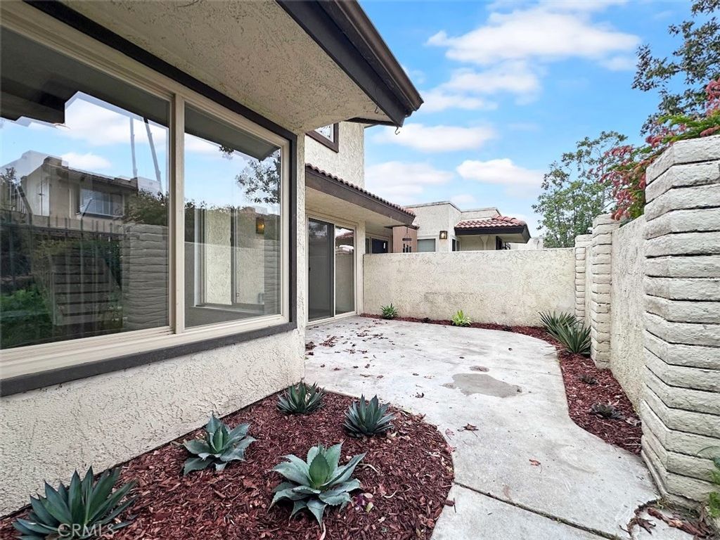 Image 25 of property listing at 9948 Del Rio 98, Cypress, CA 90630