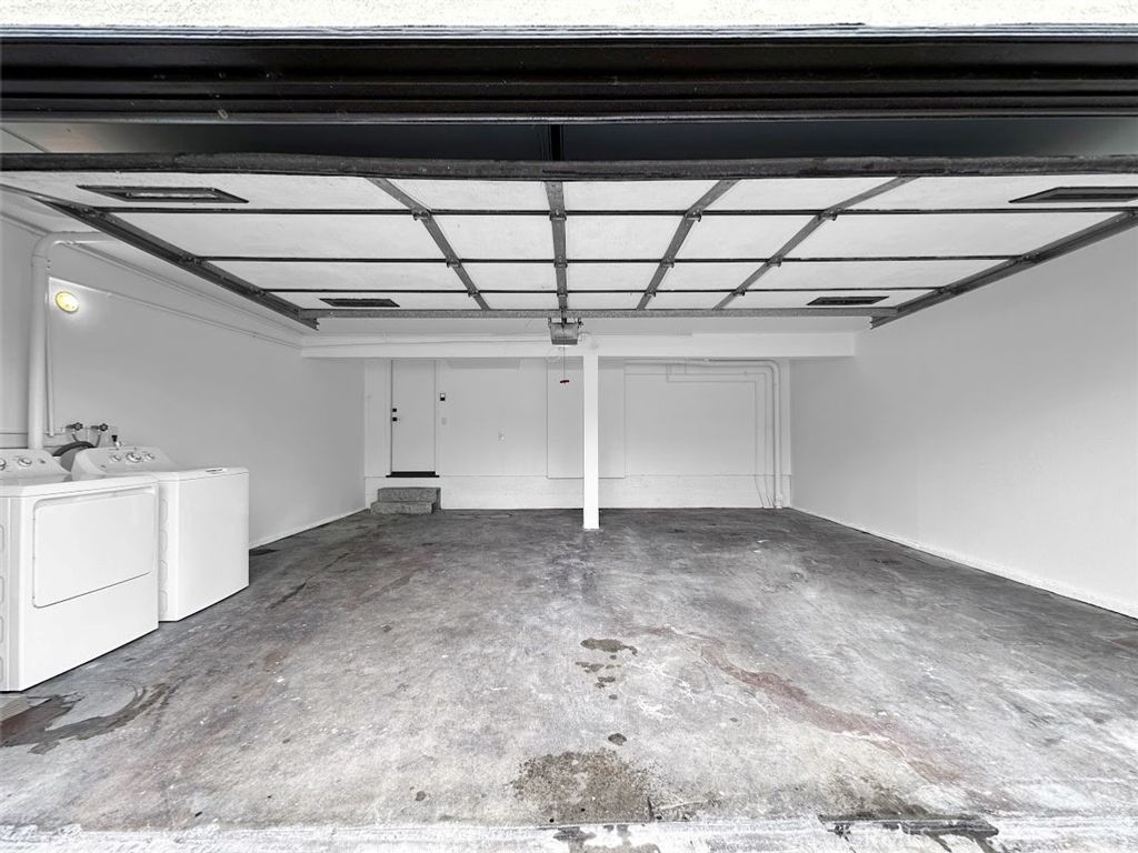 Image 28 of property listing at 9948 Del Rio 98, Cypress, CA 90630