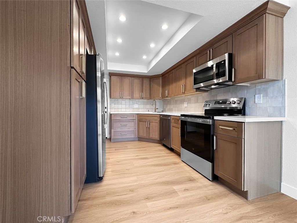 Image 4 of property listing at 9948 Del Rio 98, Cypress, CA 90630