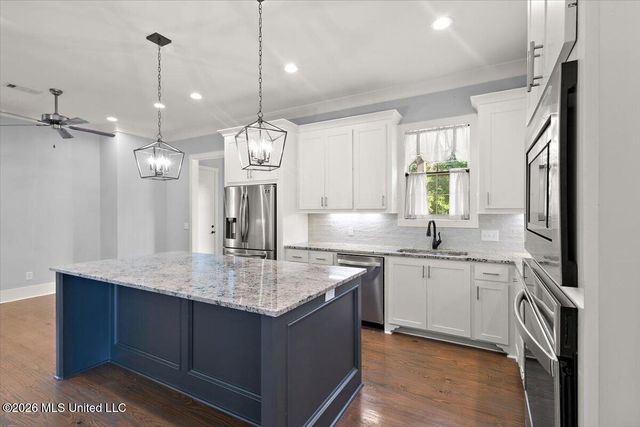 100 Camden Lake Drive, Madison, MS 39110