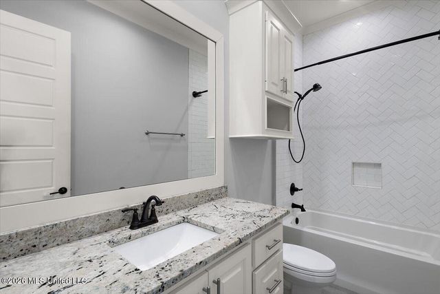 100 Camden Lake Drive, Madison, MS 39110