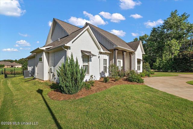 100 Camden Lake Drive, Madison, MS 39110