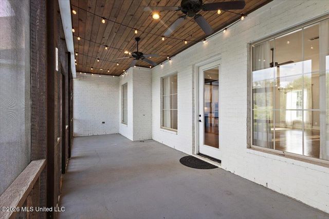 100 Camden Lake Drive, Madison, MS 39110