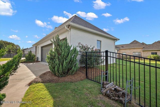 100 Camden Lake Drive, Madison, MS 39110