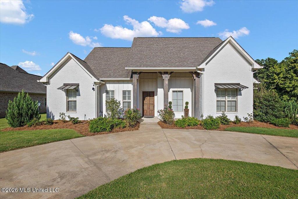 100 Camden Lake Drive, Madison, MS 39110