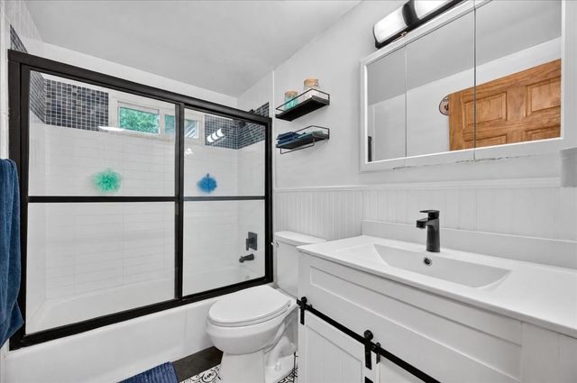 29 Beeden Rd, Westport, MA 02790
