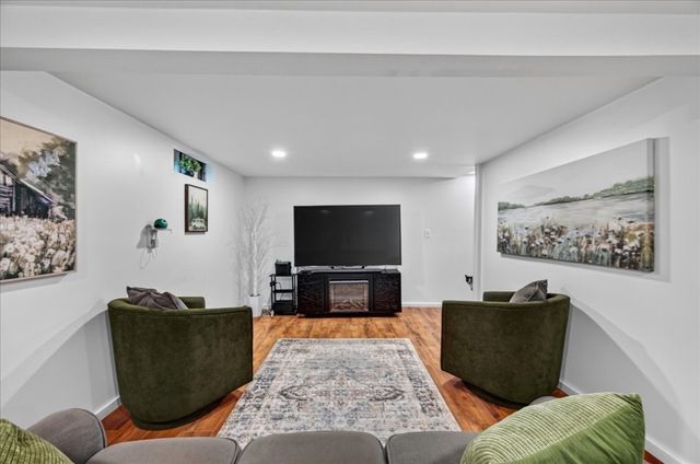 29 Beeden Rd, Westport, MA 02790