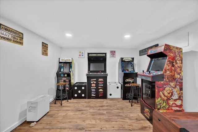 29 Beeden Rd, Westport, MA 02790