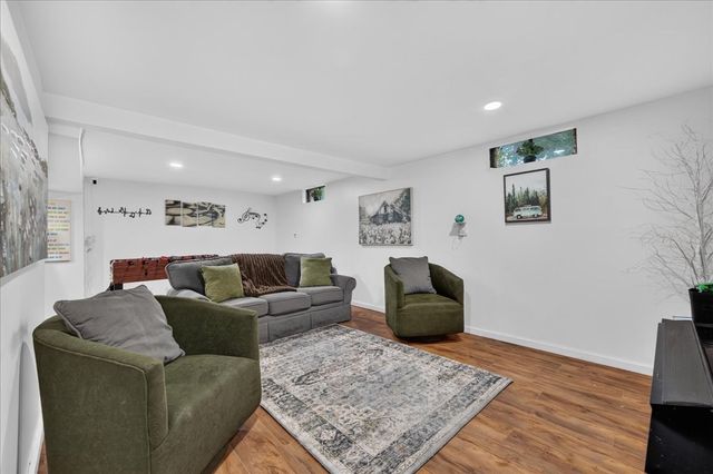 29 Beeden Rd, Westport, MA 02790