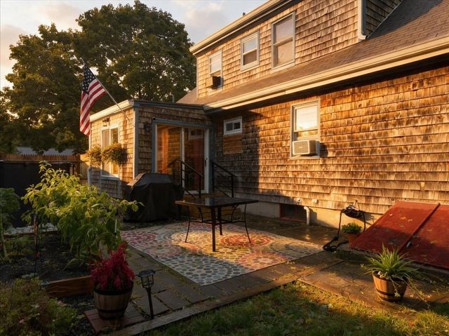 29 Beeden Rd, Westport, MA 02790