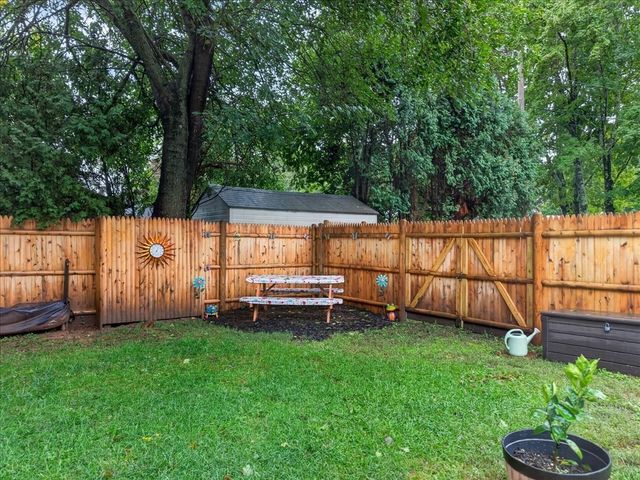 29 Beeden Rd, Westport, MA 02790